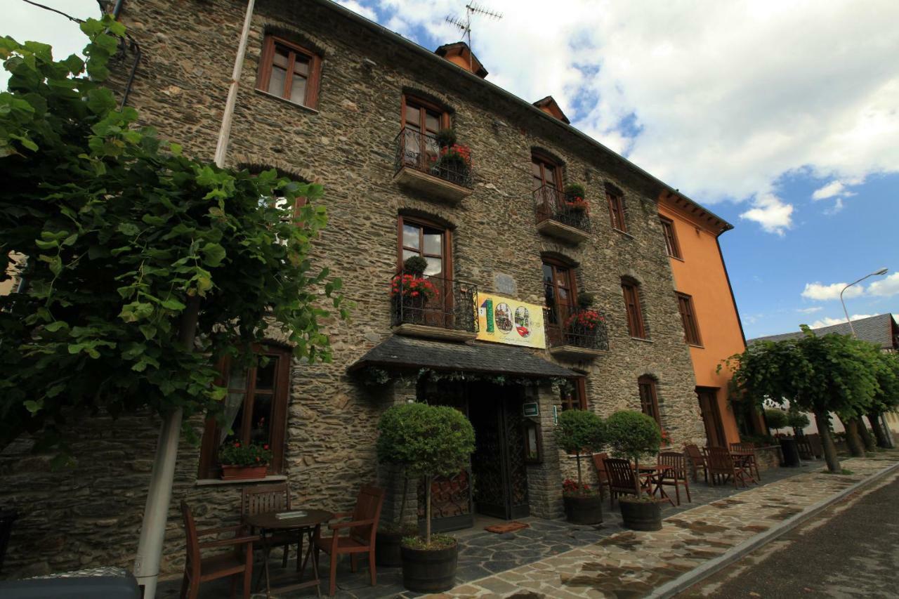 Hotel Poldo La Guingueta D'Aneu Eksteriør billede